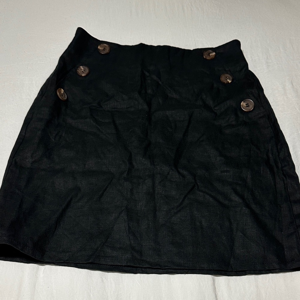 Black Button-Detail Women's Skirt
